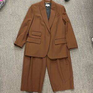 ALC brown cropped pant suit.